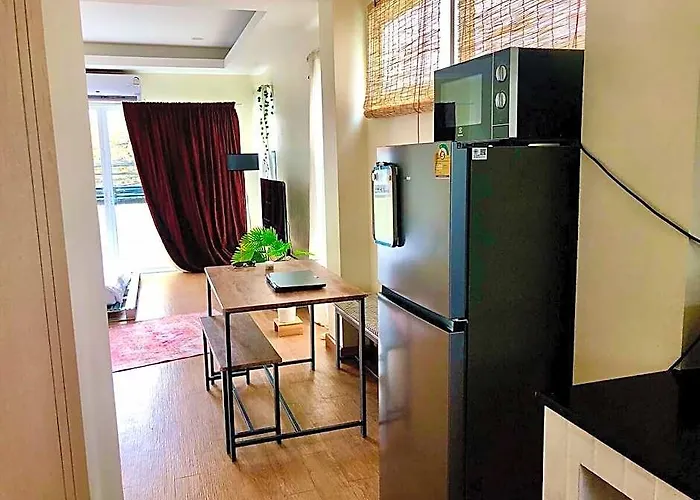 Bright Studio: Balcony, Fast Wifi, Smart Lock, Mrt Отель Бангкок
